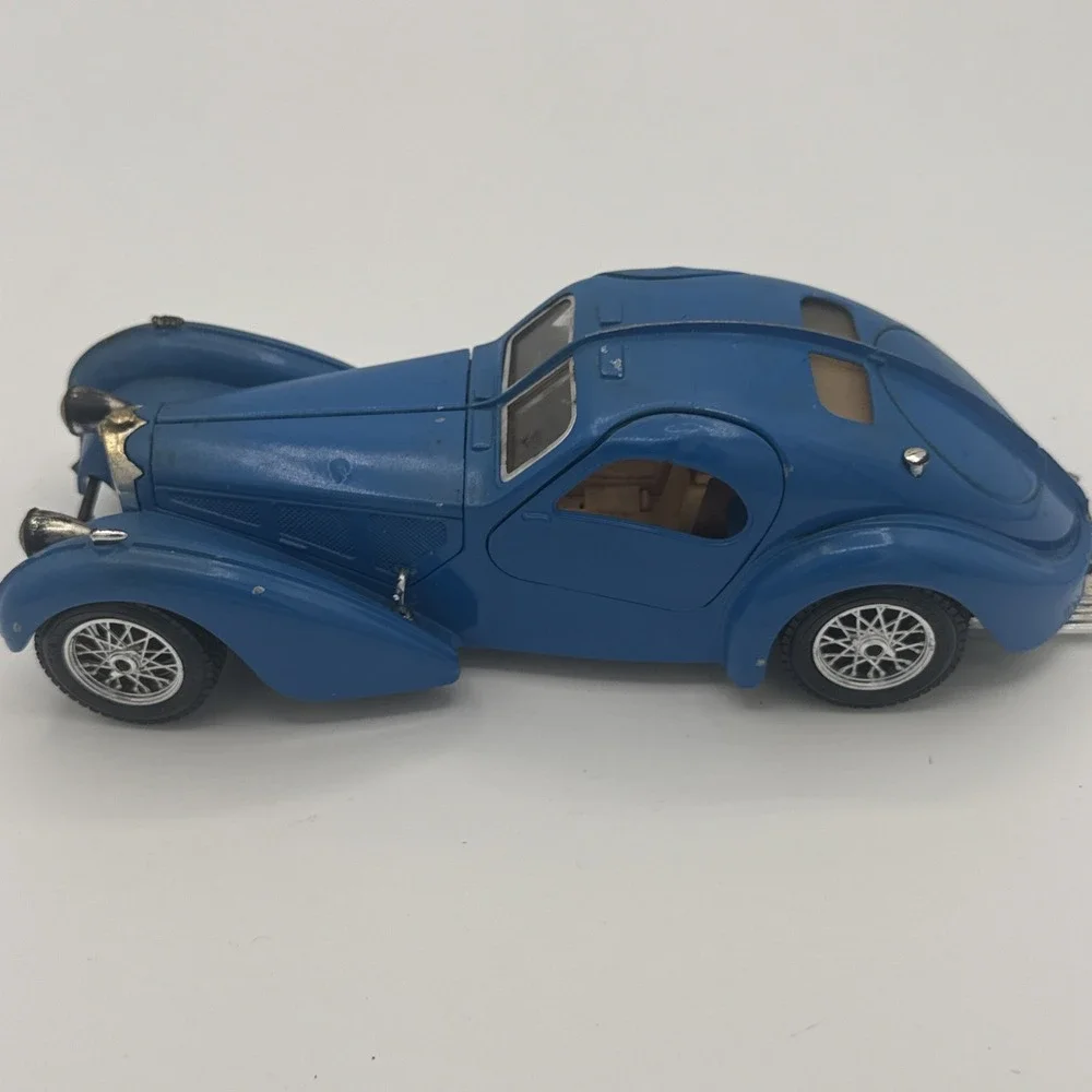 Burago 1936 Bugatti Atlantic 1/24 Made in Italy Rare Vintage VTG